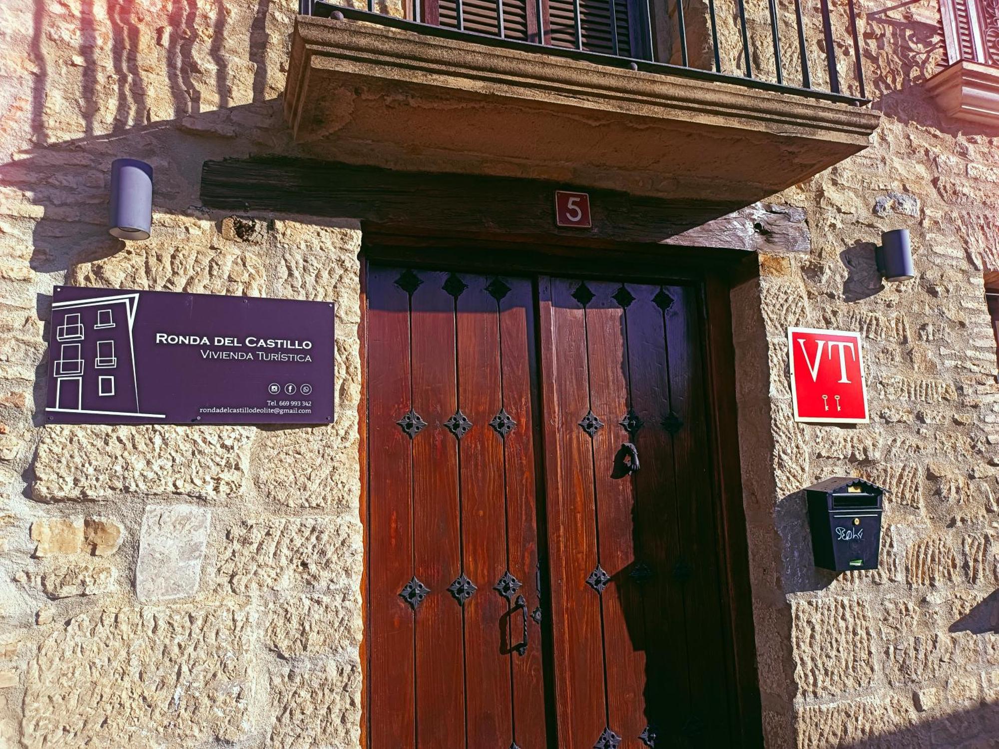 Casa rural Ronda del Castillo con vistas al castillo de Olite Villa Exterior foto